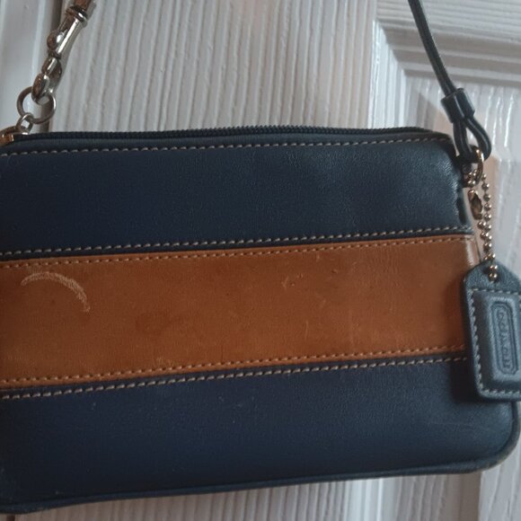 Coach wristlet. - Picture 2 of 4